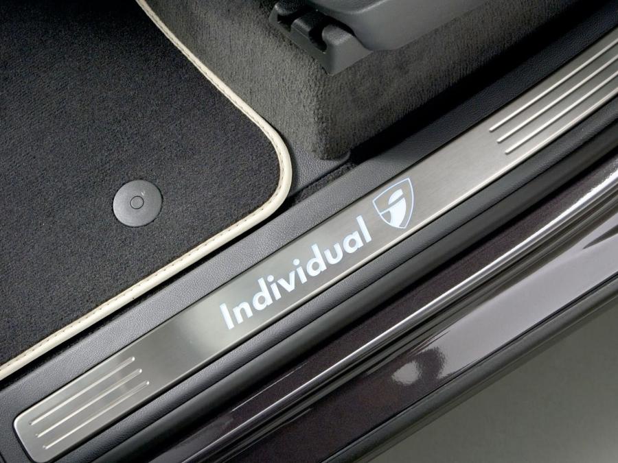  Volkswagen Touareg Individual 2007 года  (фото 2 из 22)